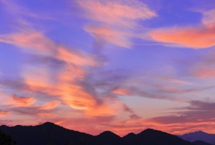 「夕焼け空って何色に見える?」小さい子どもの思いがけない答え