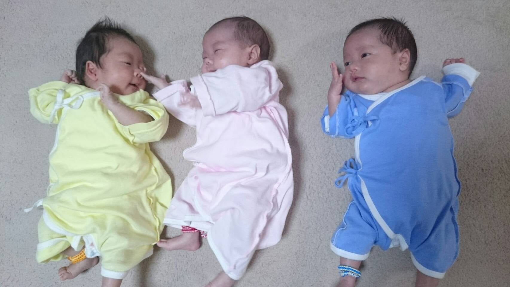 お腹の中に３人の赤ちゃんが 三つ子ちゃんのエコー写真 ママスタセレクト