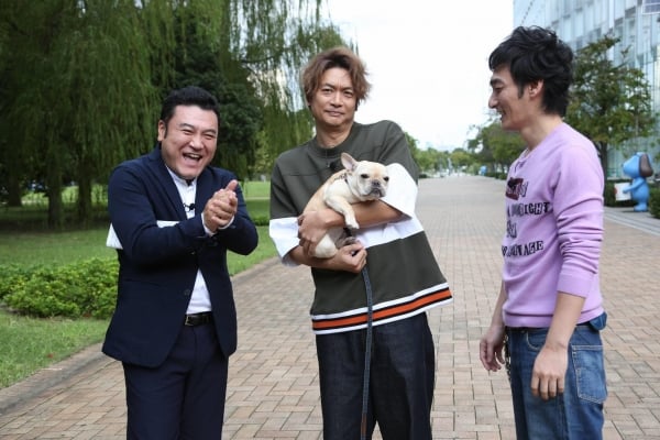 左から山崎弘也、香取慎吾、草彅剛くるみちゃんP00002852566