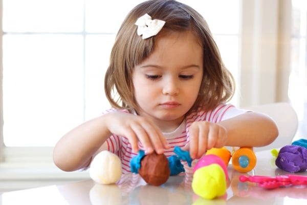 粘土を使っておままごと遊びが効果的 子どもの 3つの力 を伸ばす方法 ママスタセレクト