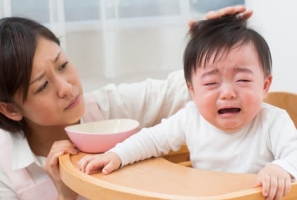 赤ちゃんの泣き声に腹を立てた隣人が嫌がらせでウソの虐待通報、法的問題はある?