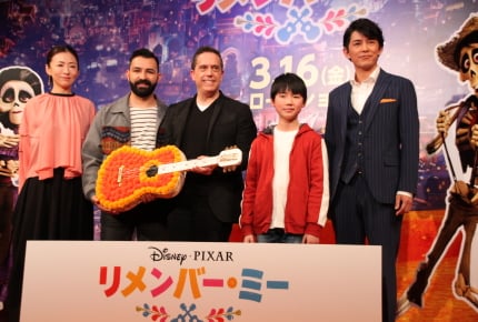 ディズニー/ピクサー最新作『リメンバー・ミー』日本語吹替え版声優の石橋陽彩くんが藤木直人さんと生演奏を披露
