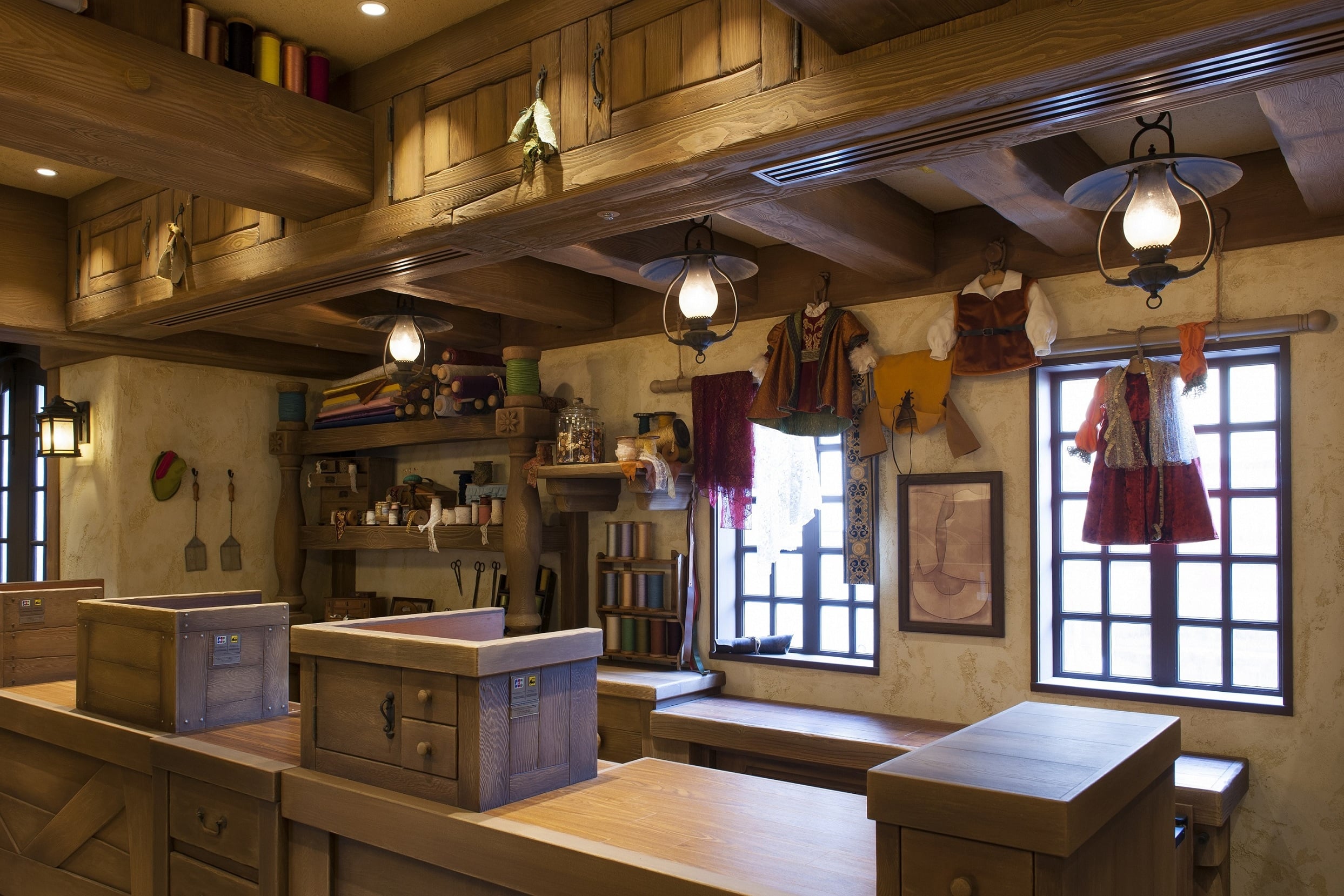 3月6日から東京ディズニーランドにベビー 幼児グッズ専門店 ブレイブリトルテイラー ショップ が新オープン 赤ちゃんが ディズニーキャラクター に変身 ママスタセレクト