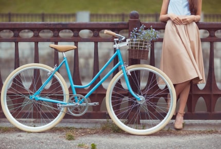 実践!自転車でスカートがめくれない方法。ママたちの知恵をご覧あれ