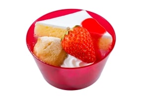ストロベリークリームケーキ＆プチシュークリーム ¥390