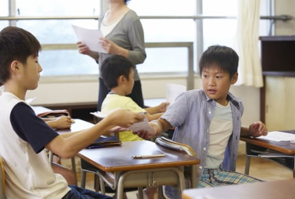 小学校の「学年だより」はいつまで保管する?ママたちの管理方法と保管期限の決め方とは?