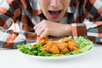 旦那さんが喜ぶ「鉄板おかず」は?定番・人気の夕食メニュー