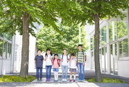 夏休みも学童ってかわいそうなの?働くママのリアルな声と周囲の反応は