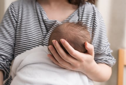 母乳育児がスタートして最初の試練。「こんなに乳首が痛いなんて、誰も教えてくれなかった~!」