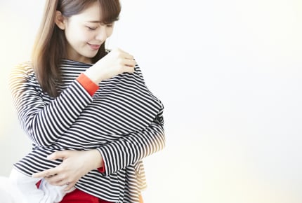 外出中も授乳ができる服装は?授乳時期に活躍するママのファッションアイテム