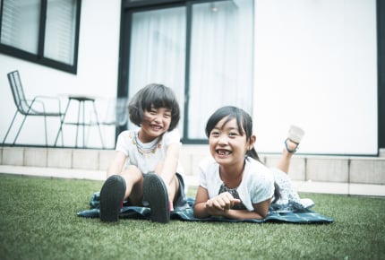 「女の子は育てやすい」って本当?ママたちが経験した「子どもの育てやすさ」の違い