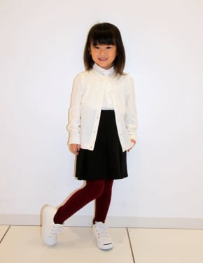 GIRLS レーヨンエアリーブラウス(長袖)1,500円 GIRLS クルーネックカーディガン(長袖)1,500円 GIRLS ドライスウェットタックスカート1,500円 GIRLS ニットタイツ(ヘリンボーン)990円