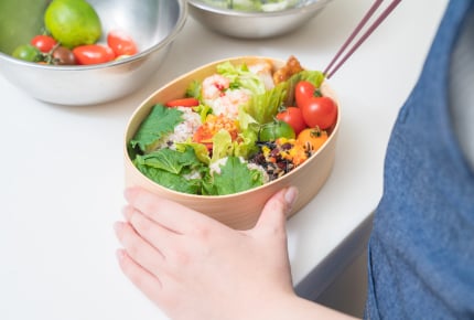 主婦の友社から2018年9月22日に「みんなのカンカン弁当」を発売。SNSで大ブームのお弁当作りの裏技とは?