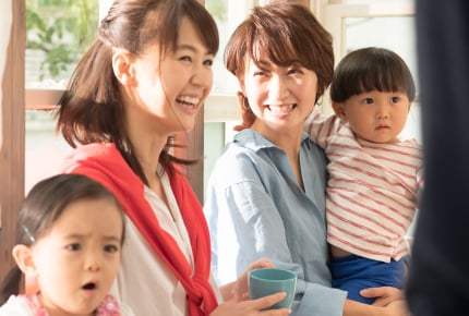 40歳で第一子。高齢出産で周りのママとやっていけるか不安なママへのアドバイスとは?
