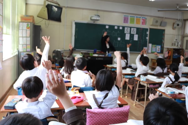 園や学校の行事でポツンとひとりぼっち ママ友を作った方がいいの ママスタセレクト