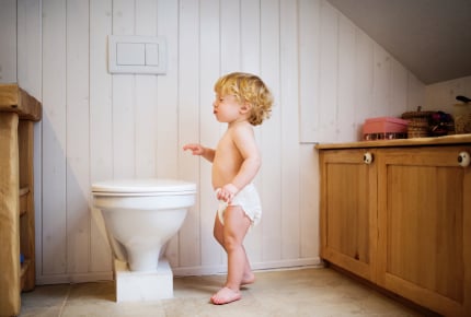 おむつが早くはずれるメリットって何?デメリットもあるかもしれない子どものトイレトレーニング