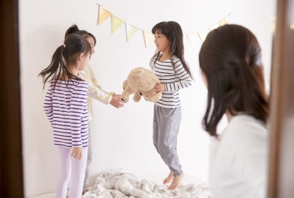 子ども同士のお泊まりの”常識”。泊まりに行ったらお返しに招くのが礼儀?