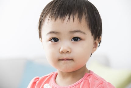 下の子の出産中、上の子をみてくれる人がいない……。2人目は諦めるべき?何か方法はある?