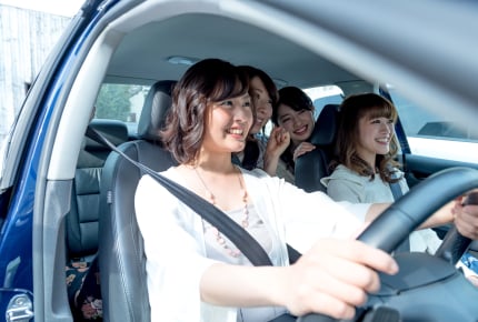 ママ友を自分の車に乗せる?誘われたらママ友の車に乗る?ママたちの迷走
