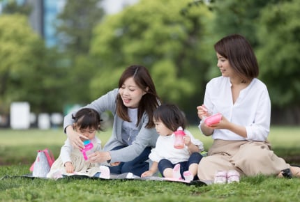 ママ友の子どもにベタベタされすぎてウンザリ……避ける?拒否する?ママたちの対処法とは