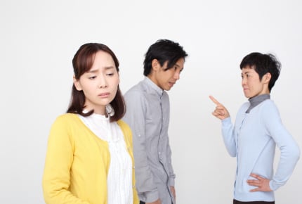 孫の面倒を見てくれないのに実家との二世帯同居に大反対の義母……。強行突破で問題ない?