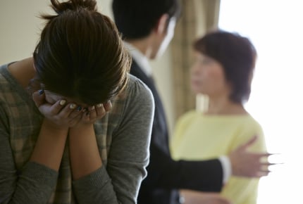 妊娠中のつわり、義母の来訪と「食べなさい」攻撃がしんどい……!旦那と義母に理解してもらう方法は?