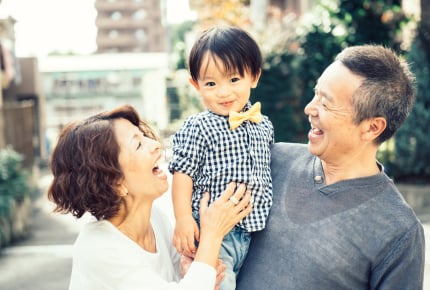義母が孫のできを比べるのは当たり前!?義実家の孫差別に募る不満