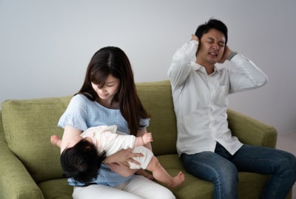 「夜泣きがうるせぇ」とキレる旦那、しかも上の子まで巻き込む驚きの行動……子どもへの上手なフォローとは