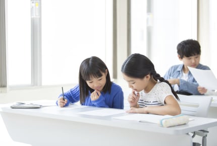仲が良いママ友の子がいる“塾”に子どもを通わせたい……批判の声が殺到した理由とは?