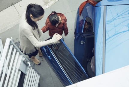 自宅から遠い小学校。毎日車で通うのってアリですか?