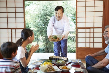 義実家の料理が豪華すぎて、子どもがどんどんグルメになっていく……。対策はある?