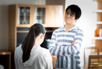 これってモラハラ?子どもと一緒に寝落ちたら旦那にキレられたママの悲しみ