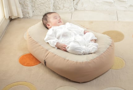 背中スイッチがオフになる!?赤ちゃん寝かしつけの”神アイテム”がある!
