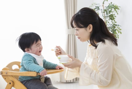 離乳食をひっくり返されてキレそう……ラクになる方法はない?