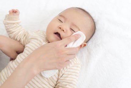 赤ちゃん用のガーゼって必要?ママがガーゼを重宝した4つのタイミングとは