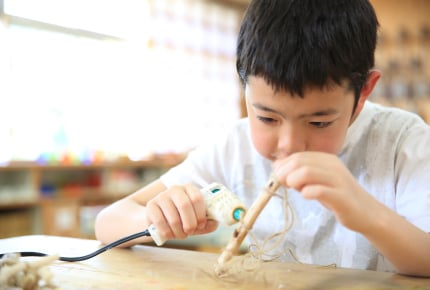 「スクイーズ」や「ハーバリウム」についても学べる!?小学生・中学生別「自由研究本ランキング」