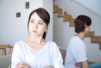 義実家で望まない同居・旦那から度重なる暴言……。でも離婚を決めかねている理由とは