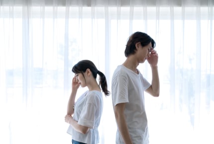 旦那の不倫発覚後、夫婦関係を再構築できる?配偶者の裏切りに苦しむママたちのリアルな声