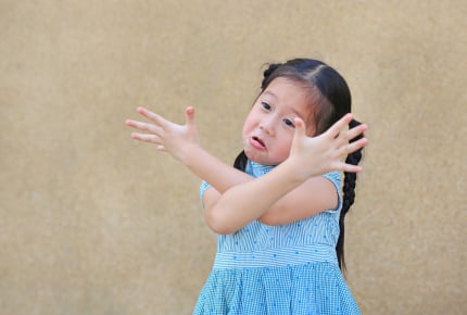 ママ友の子どもの素行が悪い……。ママ友に伝える?傍観する?