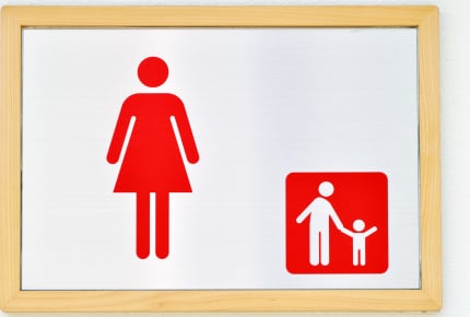 「男の子連れ」トイレ論争！？女性用トイレに連れていくのは、何歳までOKだと思う？