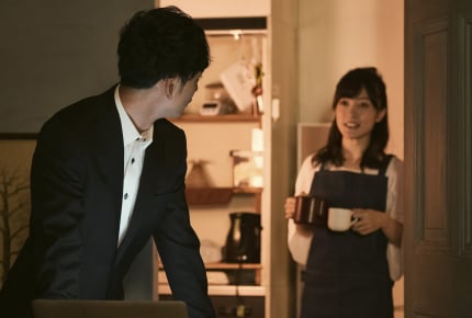 旦那に「夜は起きて待っていてほしい」と言われた。以前は「寝てていいよ」だったのになぜ……?夫婦仲の変わり目とは
