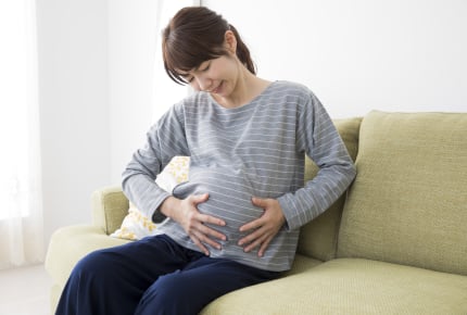 陣痛の始まりってどんな痛み?先輩ママのリアルな体験談