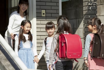 登校班に遅れてくるのに“呑気”なママと子ども……。時間を守ってもらうにはどこに相談して、どういうルールにすればいい?