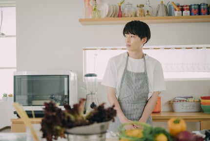 男の子が料理をするのは変なの?時代錯誤の人に料理好きの息子をバカにされたママは怒り心頭