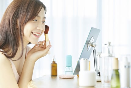 初心者です!リキッドファンデーションは「筆、スポンジ、指」どれで塗るのが簡単?
