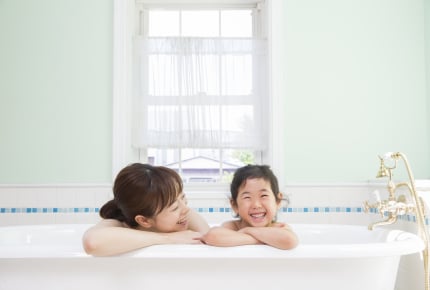 体を洗わずかけ湯だけで湯船につかる派のママたち、子どもに温泉や銭湯でのマナーをどう教えている?
