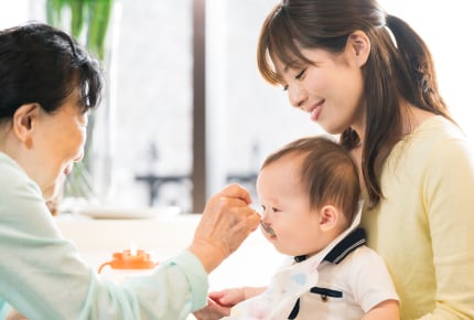 自分が親になると両親のありがたみがわかるもの?逆に不信感が増してしまったママたち