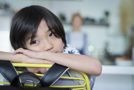 朝「お腹が痛い」と学校に行きたがらない子ども。ママができることとは?