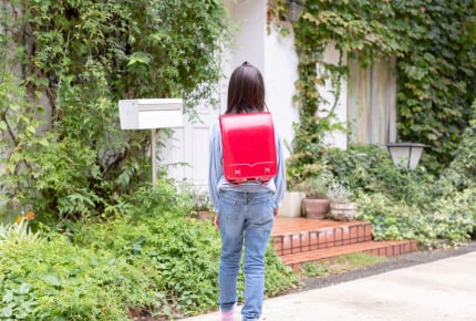 自宅の庭を近所の子どもが勝手に通り抜けていく……ママができる対策は