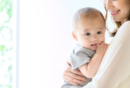 ある日突然おっぱいを欲しがらなくなる!?ママたちの卒乳エピソード